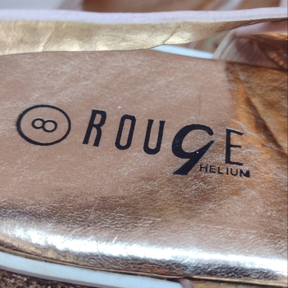 Rouge Helium women's champagne metallic sandals size (8) - Picture 5 of 9